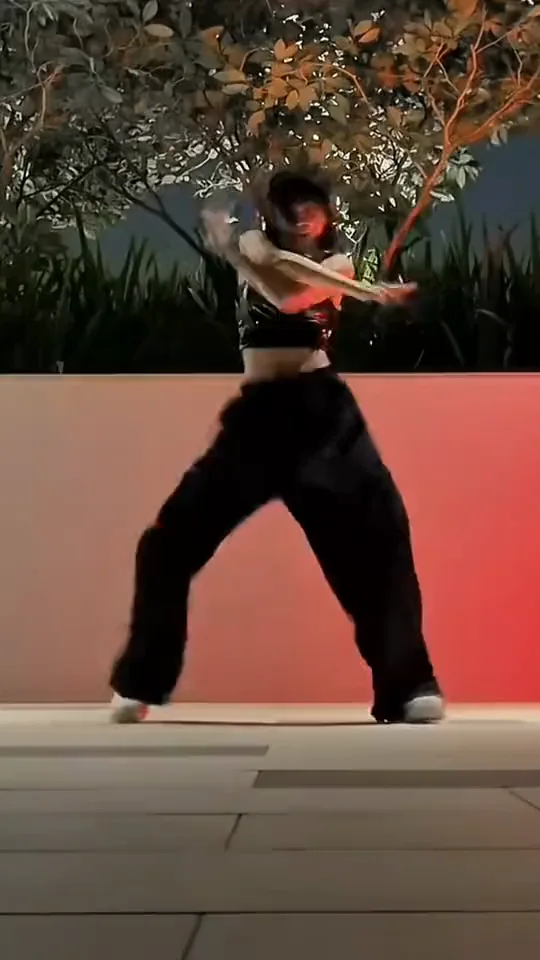 K/DA Firestarter reference detail: choose how you want to direct the steps