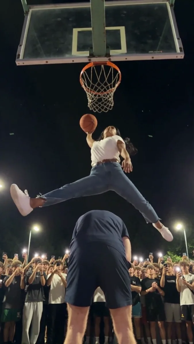 Middle Finger Dunk reference detail: give the ball a clear route to the rim